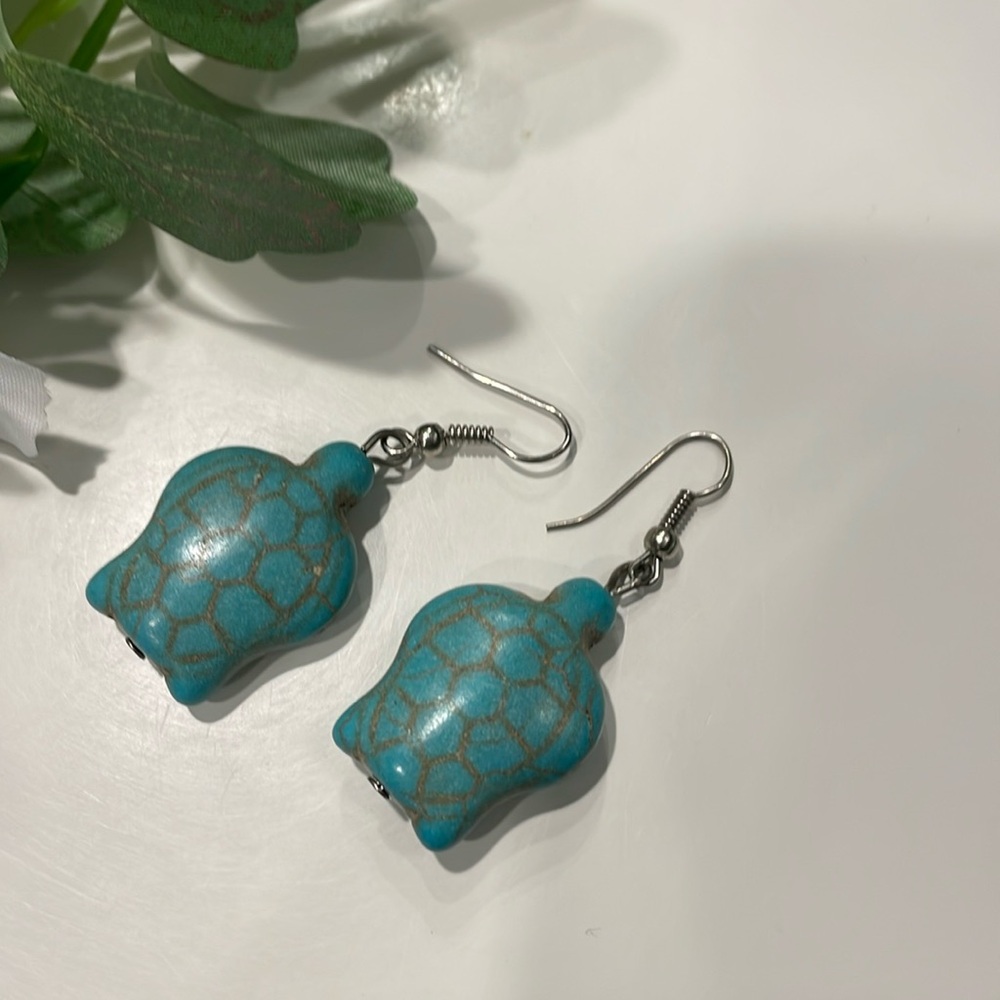Stone turtle earrings